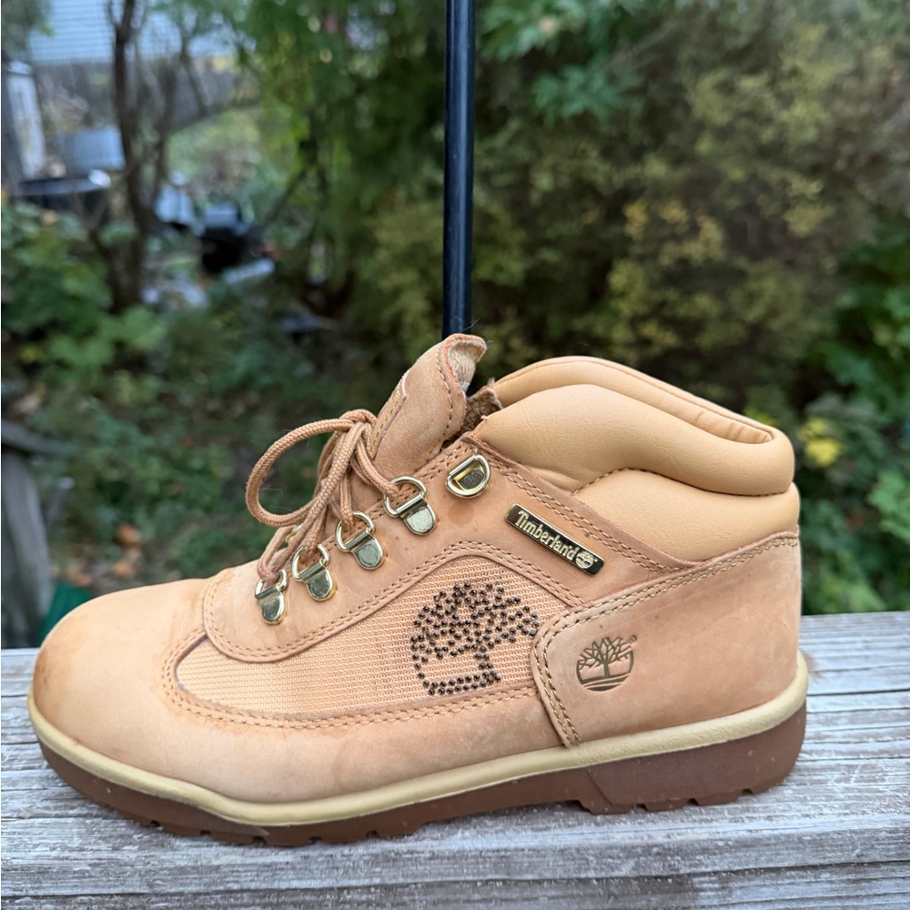 Wheat Timberland Boots Size 6.5 With Rhinestones Gold Flecks On Soles As Is